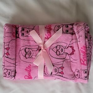 Barbie 2 pack of Pink Hand Towels- New!